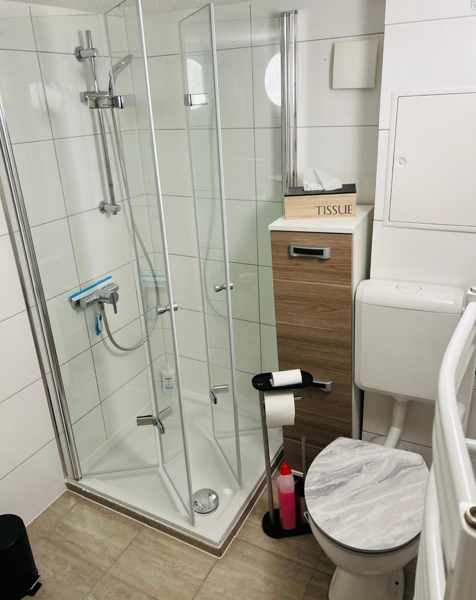 Waldstadt Homes, Изерлон Экстерьер фото